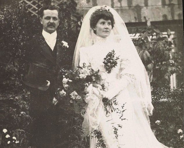 American Sculptor Anna Coleman Ladd Portrait Masks Anna Coleman y Ladd * Prótesis ART LAB