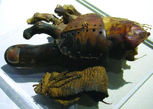 Prótesis de madera y cuero en una momia egipcia