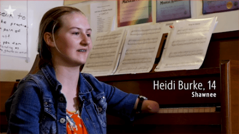 Heidi Burke pianista con amputación congénita en sus cuatro extremidades * ART LAB